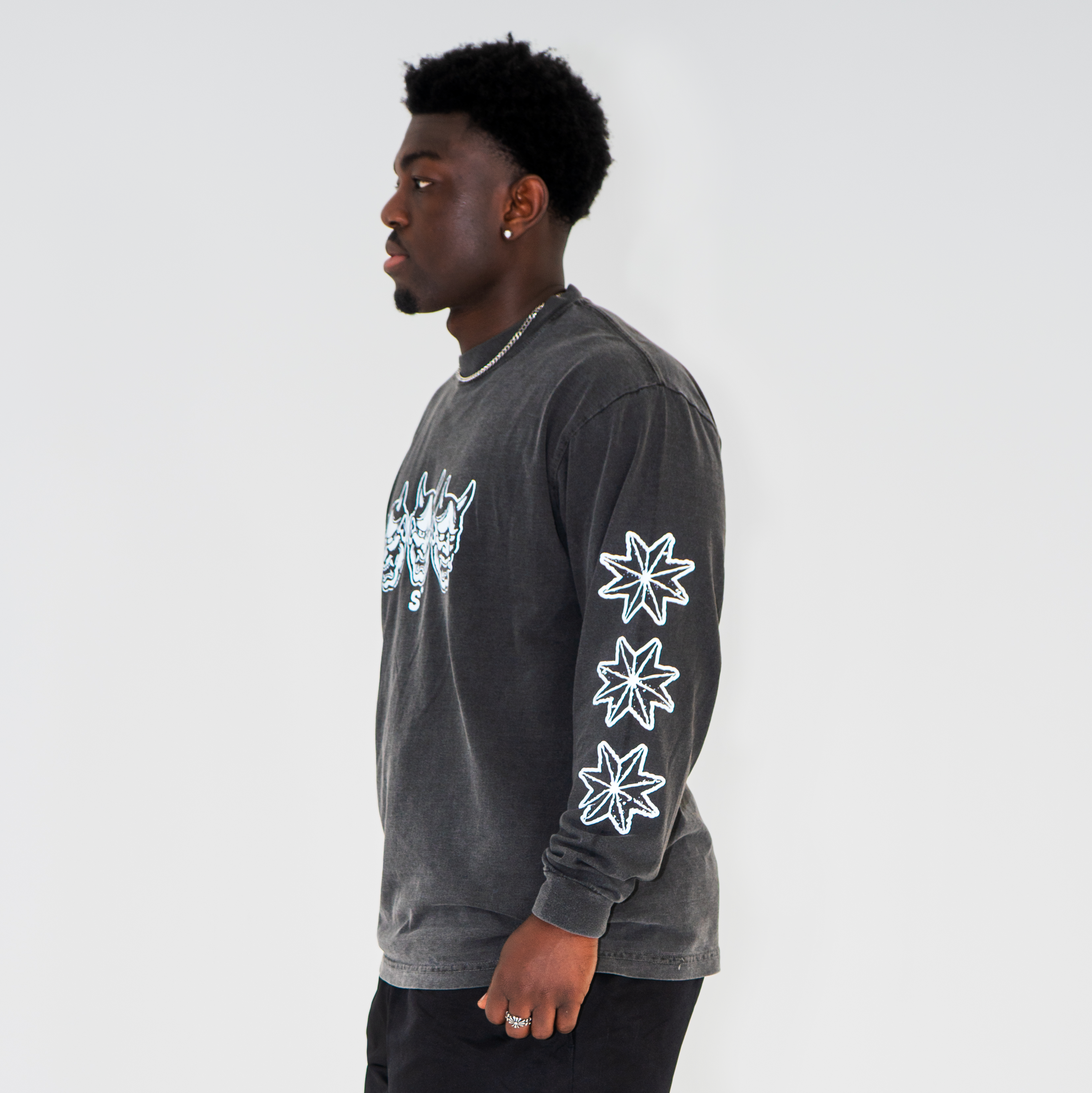 ONI LONGSLEEVE TEE